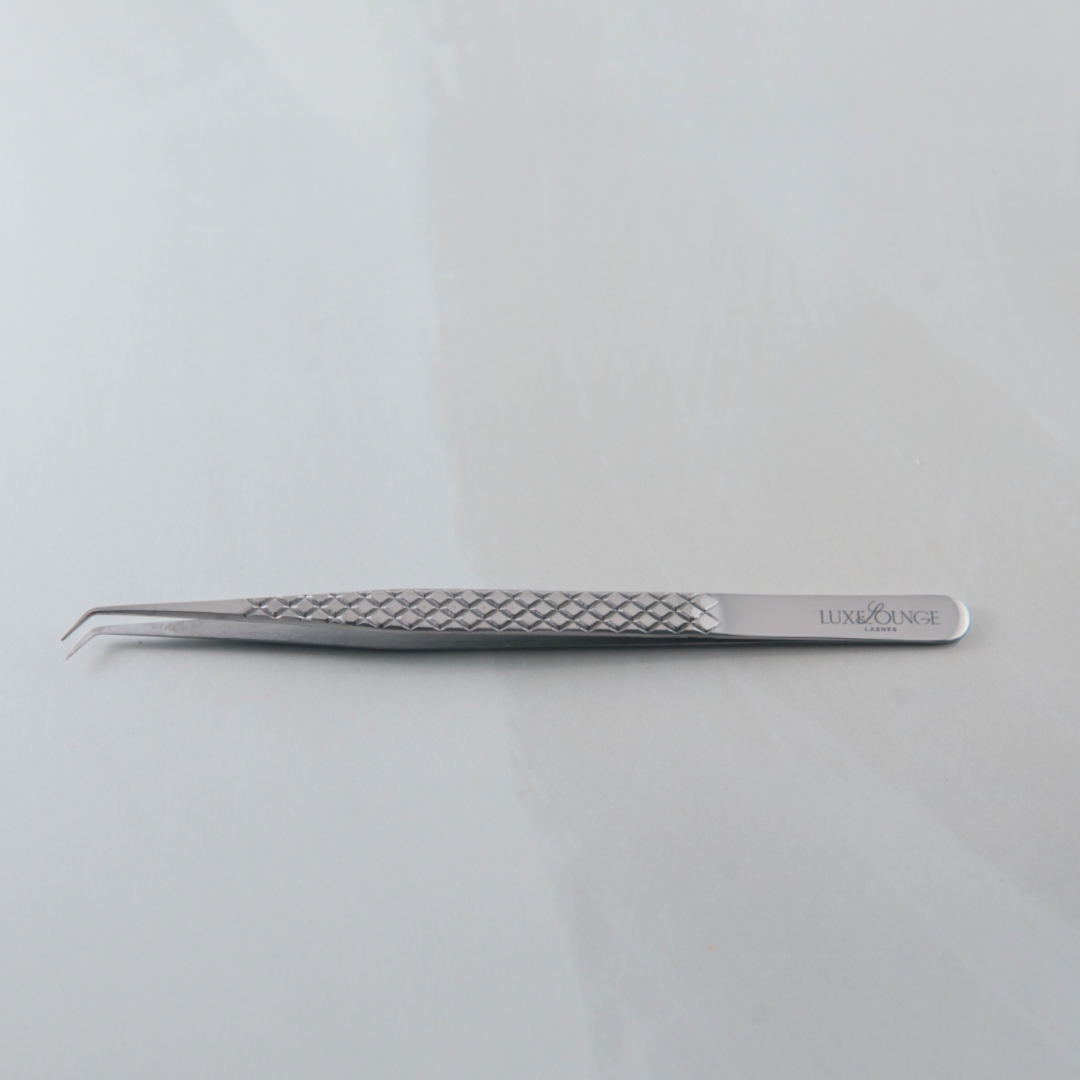 Slim angle tweezer